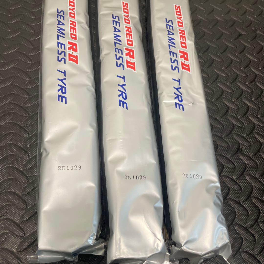 NJS 競輪 RED シームレスタイヤ 3本セット