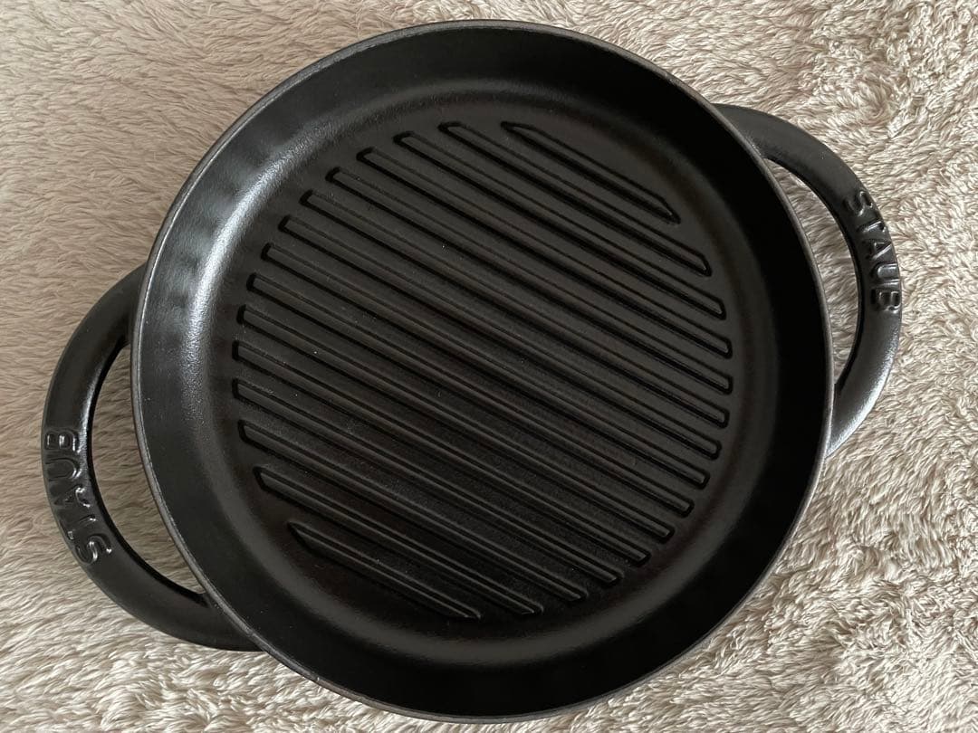 美品　staub ストウブ　ピュアグリル　22cm ブラック　黒