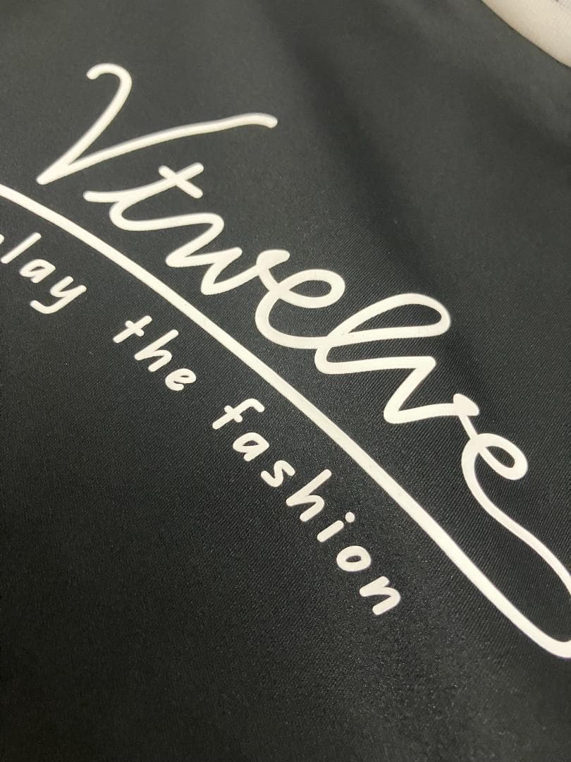 V12 ヴィトゥエルブ モックネック 新品　 Lサイズ